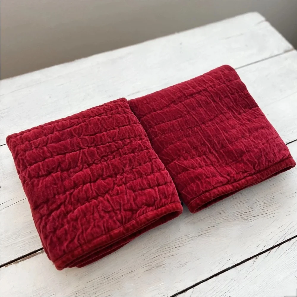 2 Pottery Barn Washed Velvet Handcrafted Quilted Shams STANDARD Red Holiday PB - Picture 2 of 8